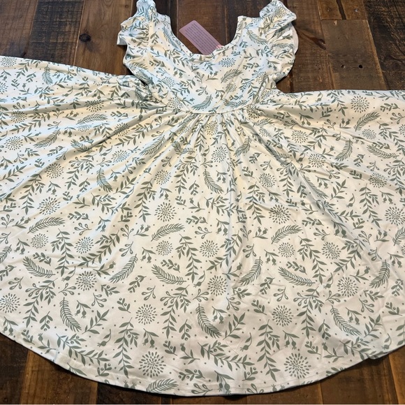 Dot Dot Smile size 5/6 or 8/10 girls stems Empire twirl dress new - Picture 1 of 4